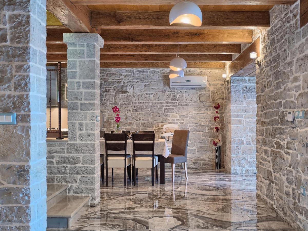 Villa Patrick-Luxury Stone House In The Center Of Istria Pazin Exterior foto