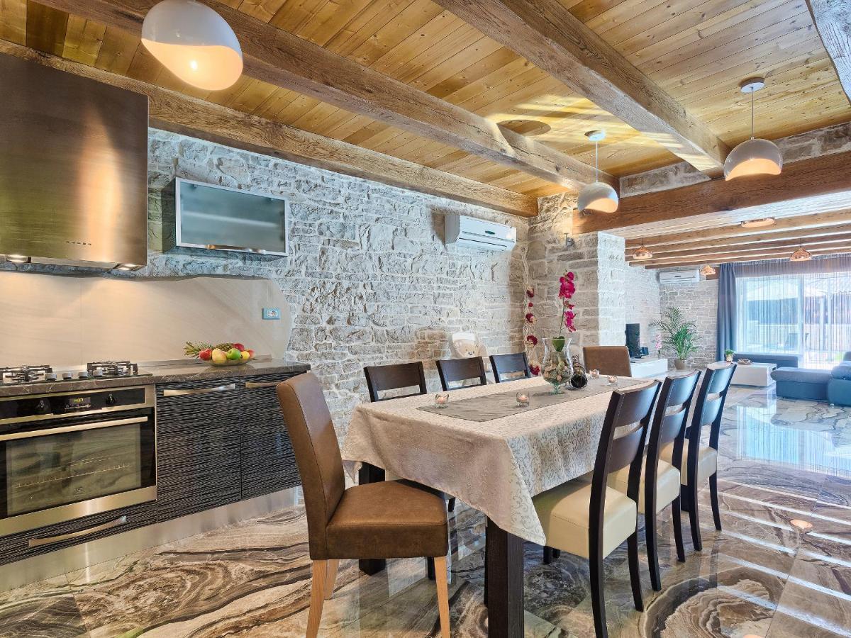 Villa Patrick-Luxury Stone House In The Center Of Istria Pazin Exterior foto